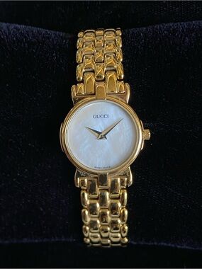 Gucci 3400 L Gold Plated Bracelet Watch with Mother-of-Pearl Dial